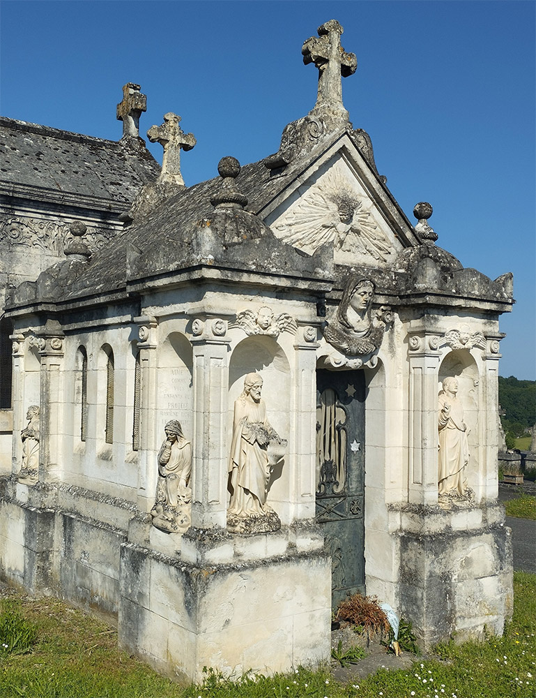 Découvrir : SYMBOLES AU CIMETIÈRE DU NORD (SVAH)