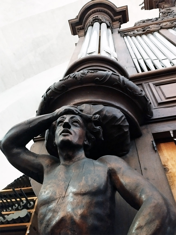 Découvrir : LE BUFFET SCULPTÉ DE L’ORGUE DE LA CITÉ (SVAH)